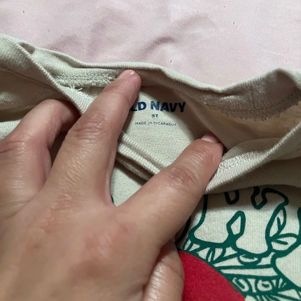 Old Navy Cream 'Meowy Christmas' Kids Shirt